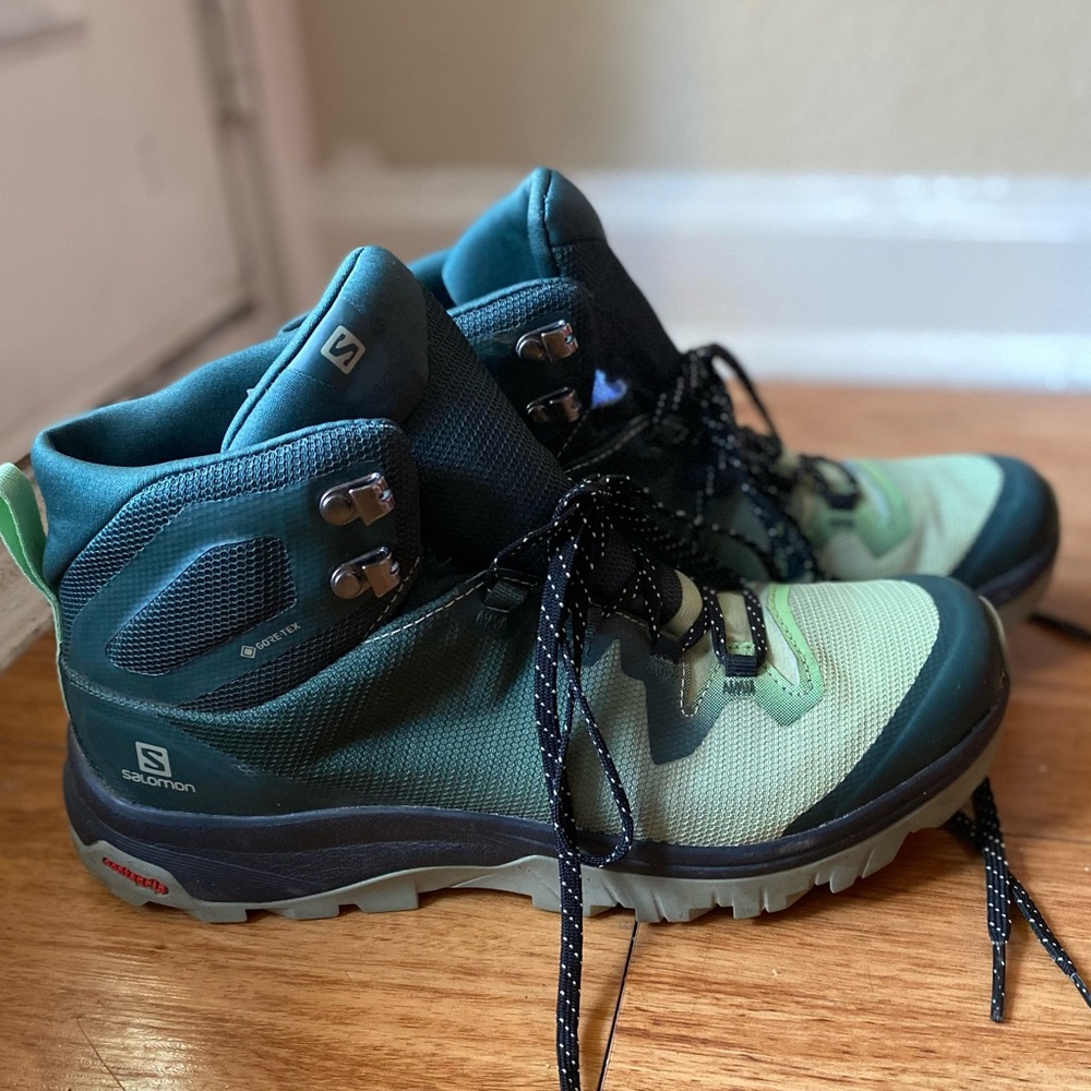 LIKE NEW Womens 8 Salomon Vaya Mid GTX Day Hiking Boot Waterproof Goretex